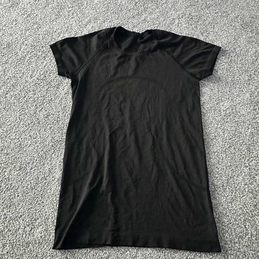 lululemon athletica Black Short Sleeve Tee